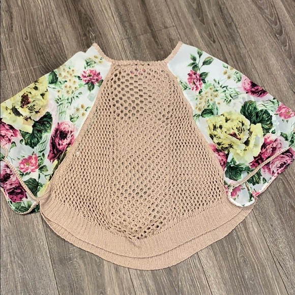 Gorgeous Knitted/Floral see through top - Picture 4 of 5
